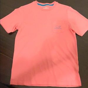 vineyard vine tshirt